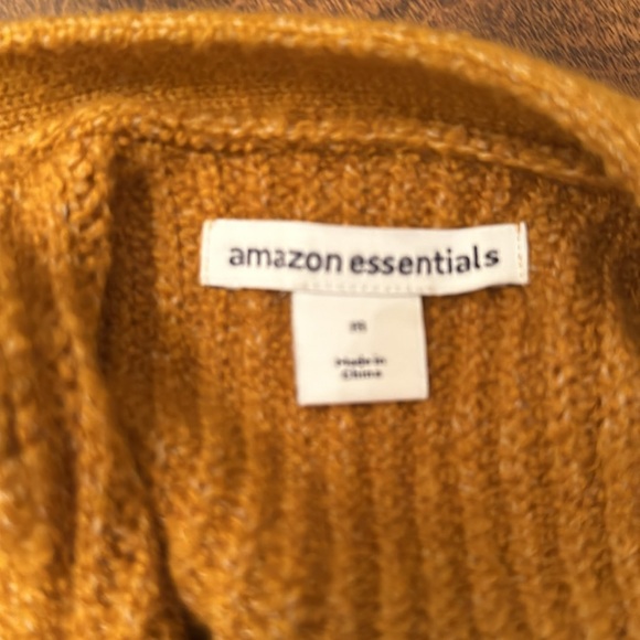 Women’s button up sweater size medium color golden tan - Picture 3 of 3